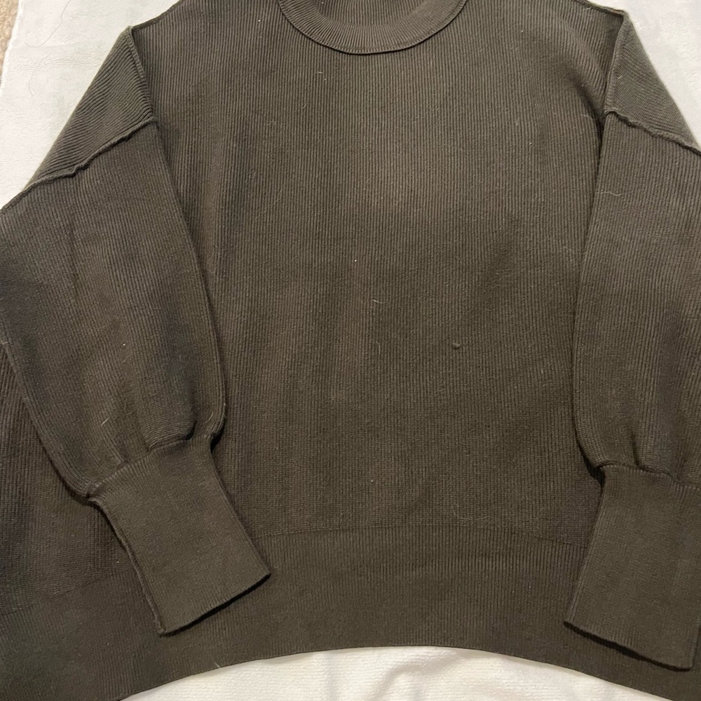 LILLUSORY Women’s Olive Sweater Size L